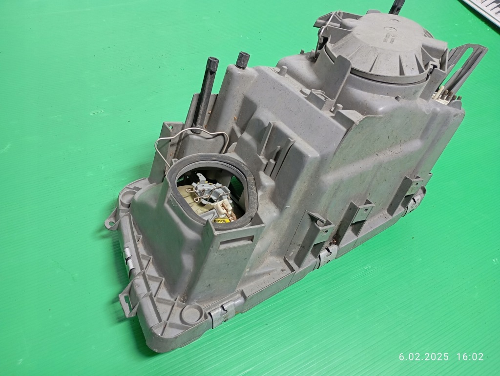 Купить Лампа правая перед mercedes s klasa w126 79-91 1305235092 1305620452 bosch