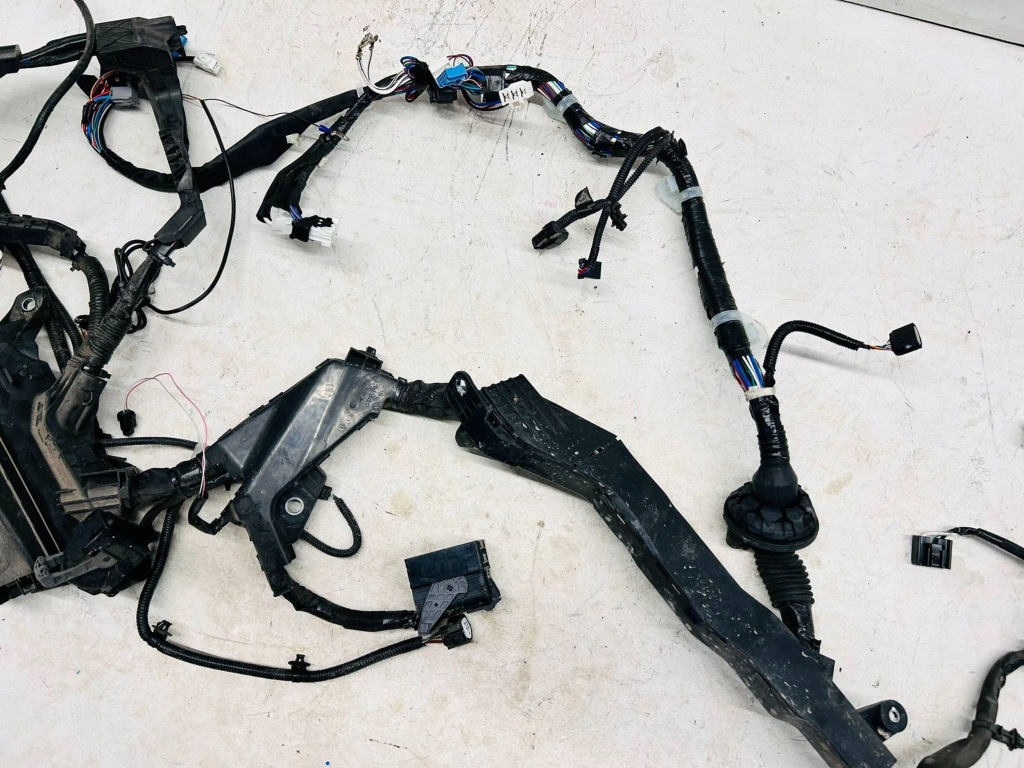 фото №5, Corolla e21 1.8 hybrydad kombi hb електропроводка джгут відсік двигуна корпус