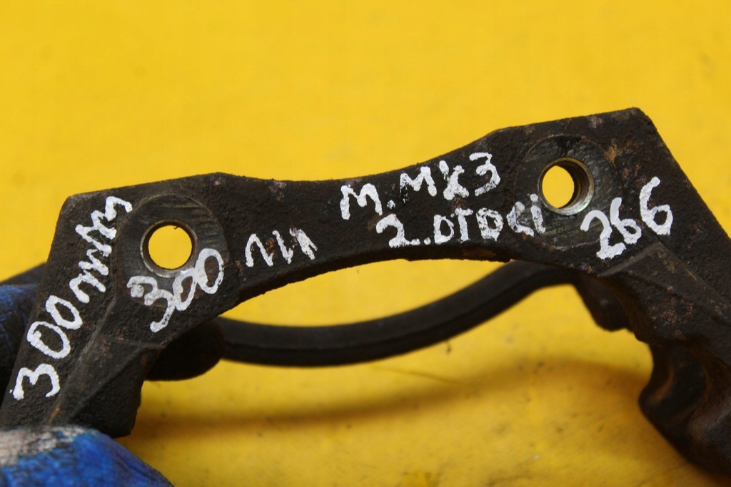 фото №7, Скоба суппорт перед mondeo mk3 2.0tdci fmba 300mm