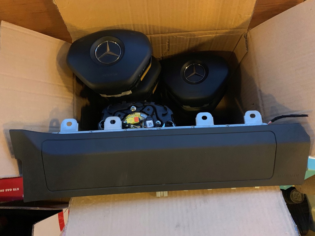 фото №1, Mercedes b klasa w246 подушка воздушная коленная подушка безопасности водителя оригинал