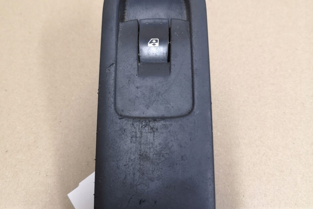 фото №2, Кнопка керування вікон задніх правих двері renault