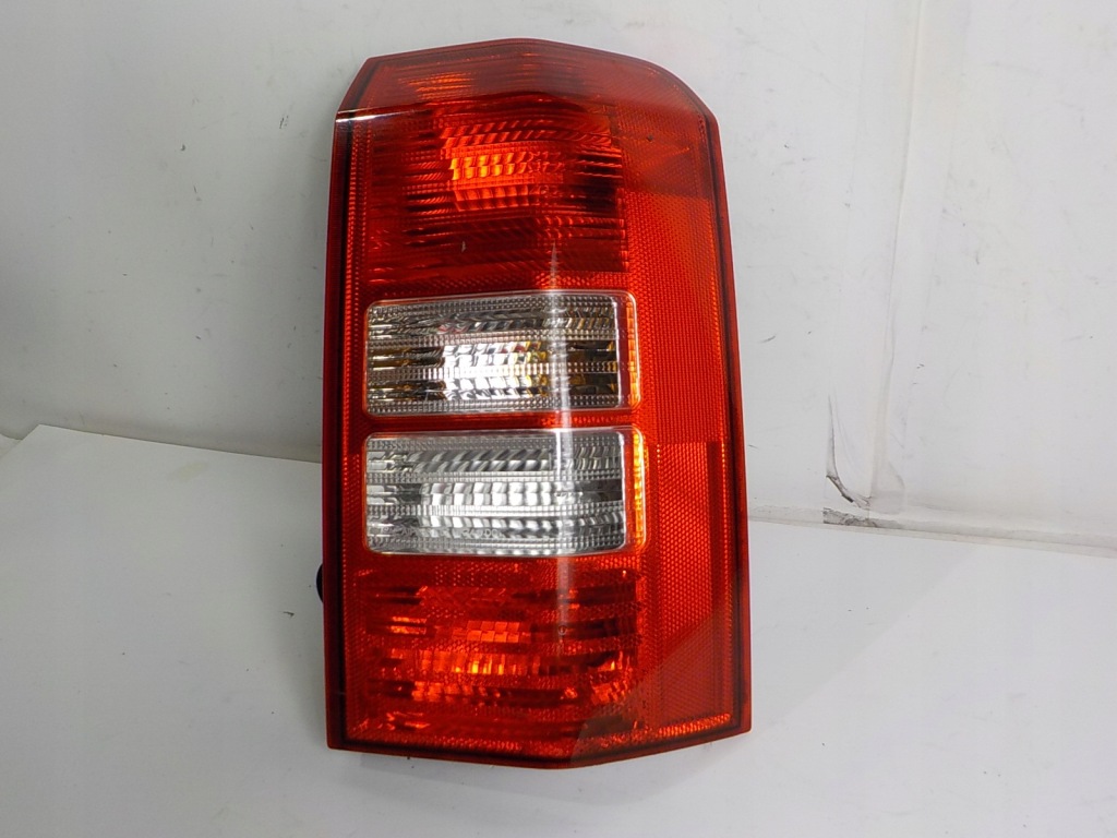 фото №2, Jeep patriot лампа правая задняя задняя