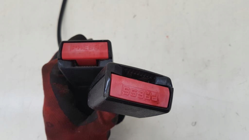 фото №6, Клипса замок ремней правый задняя citroen c4 i 3d