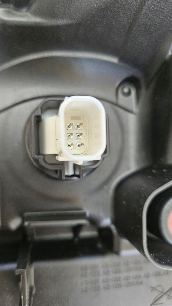 фото №11, Лампа правая перед линза toyota bz4x ea10 2022-