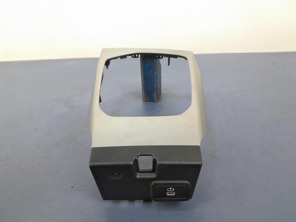 фото №1, Bmw 3 g20 g21 dekor рамка передач usb 6807232