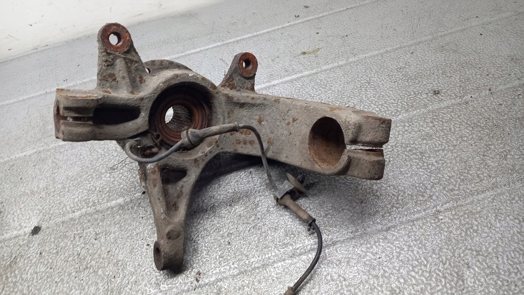 фото №2, Поворотний кулак правий перед renault megane 04r 1.9dci