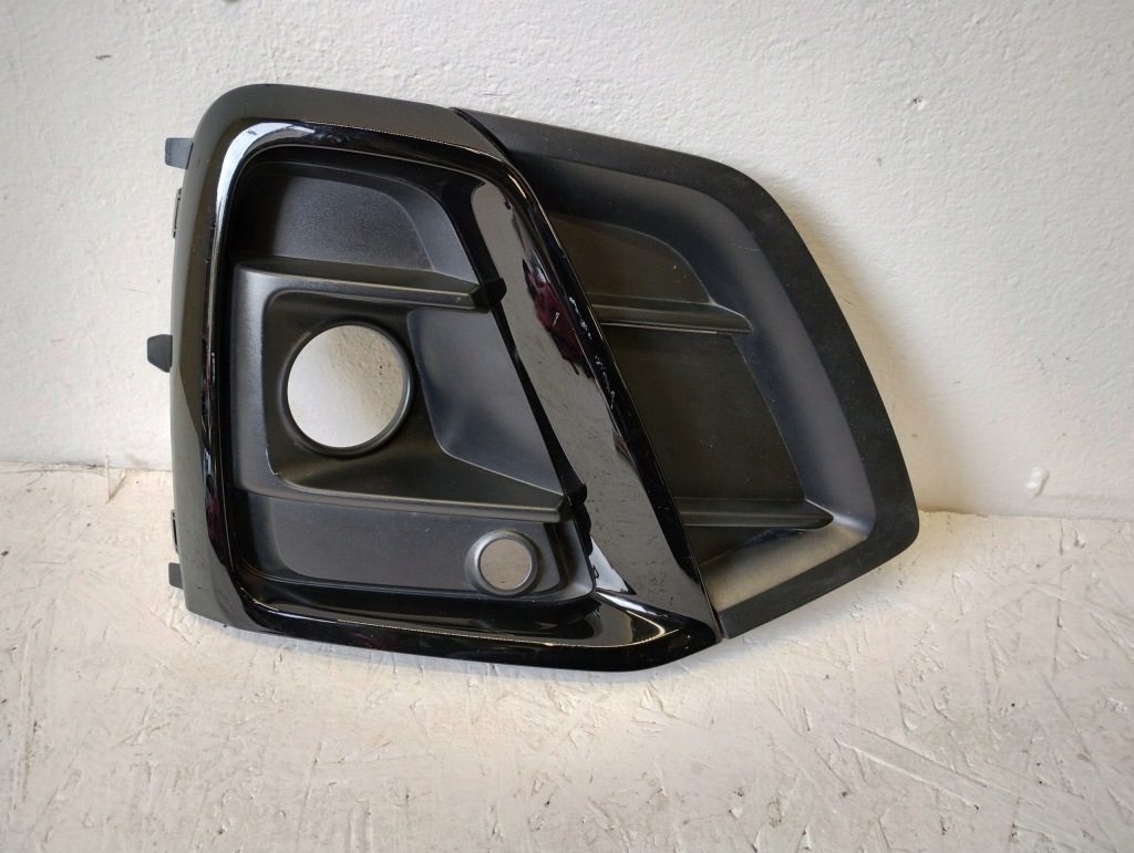 Купить Audi q5 80a решётка заглушка бампера правая перед