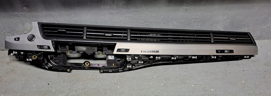 фото №1, Audi q7 4m решітка обдув середня підсвічена