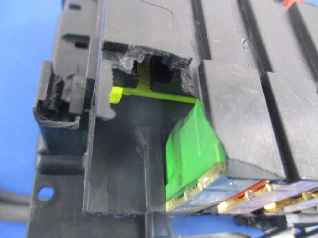 фото №13, Xsara picasso коробка предохранителей bsi 9657999780 +bsm 9650618480-00