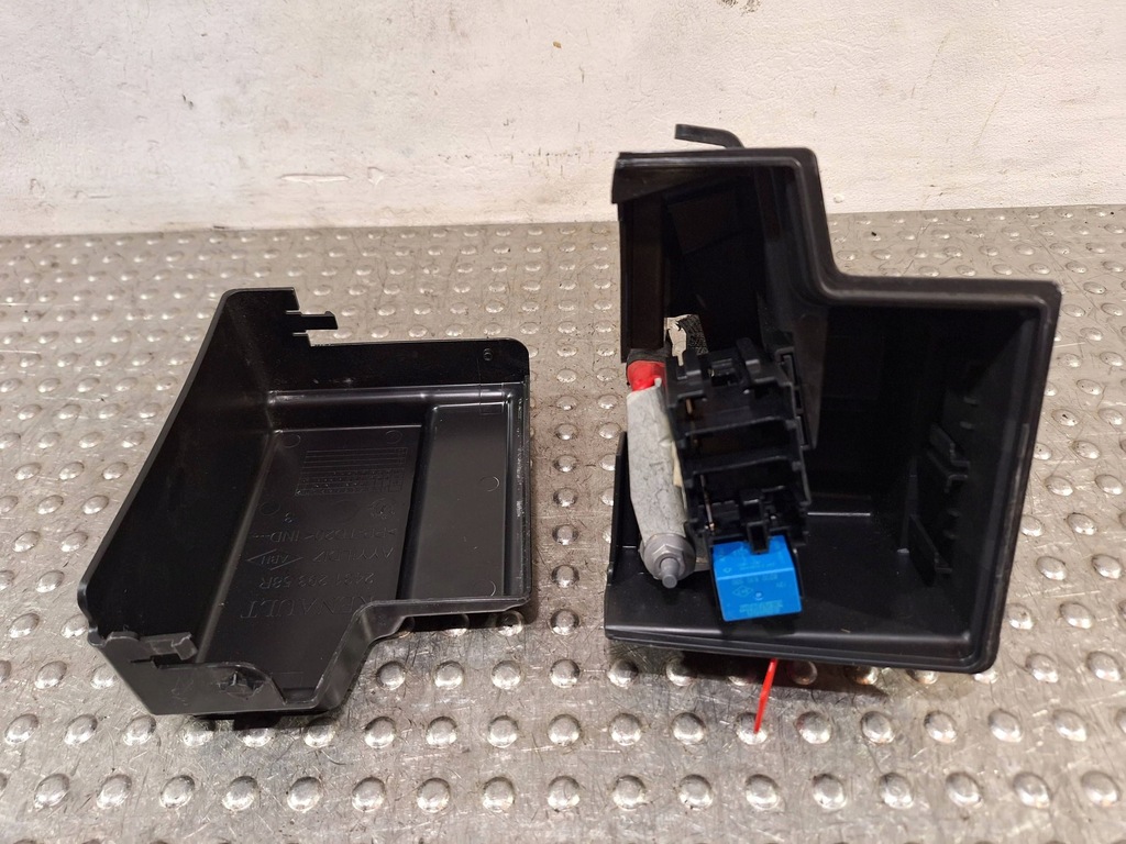 фото №1, Корпус коробка предохранителей 252361535r renault clio v captur ii 19-