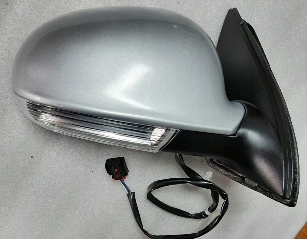 фото №1, Vw golf 5 6 kombi jetta зеркало правое la7w 6 pin