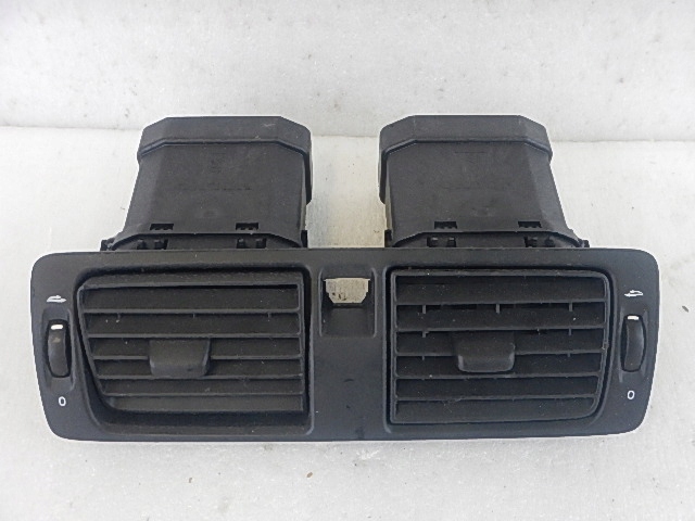 фото №1, Volvo s40 ii v50 решётка обдув