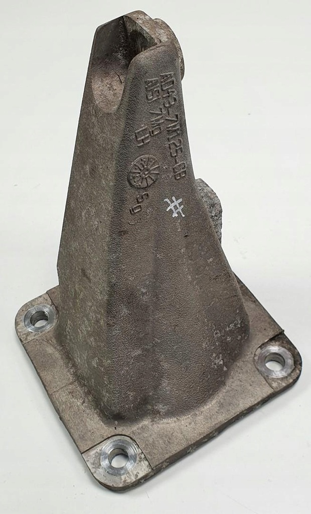 фото №1, Кронштейн двигателя левая aston martin rapide ad437m125cb