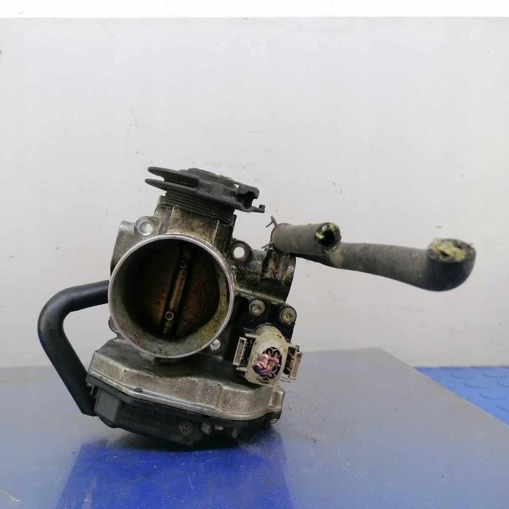 фото №1, Seat toledo ii 1.8 дроссельная заслонка 06a133064m