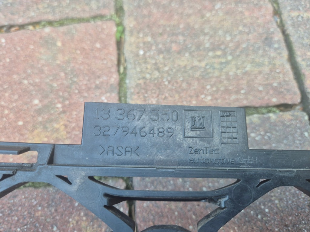 Решётка бампера opel astra j opc 13367550 Киев