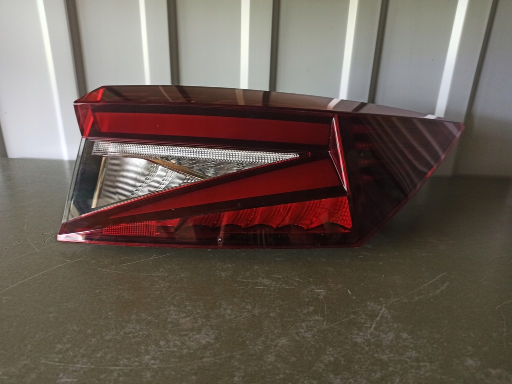 фото №1, Лампа задняя led правая skoda enyaq iv 5la945208a eu
