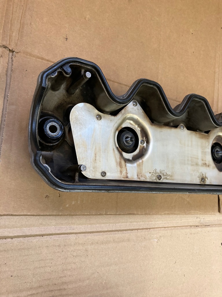 фото №8, Crafter 2.5tdi крышка крышка клапанов 074103475g