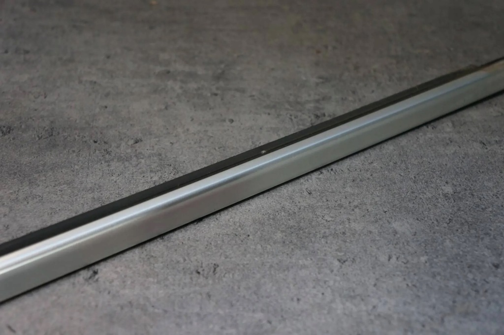 Молдинг скло ущільнювач volvo v40 2 хром правий перед права Київ