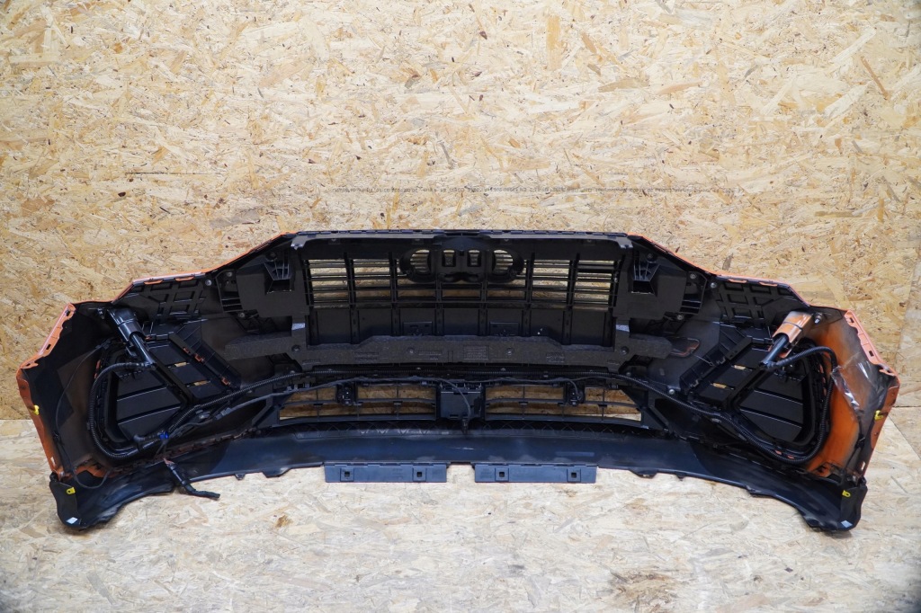 Бампер перед 4pdc 2xsprysk audi q3 ii f3n y2h s-line 19- в Україні