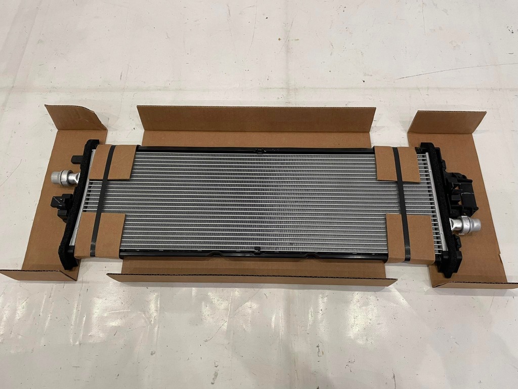 Купить Tesla model 3 радиатор воды новая 1077082-00-
