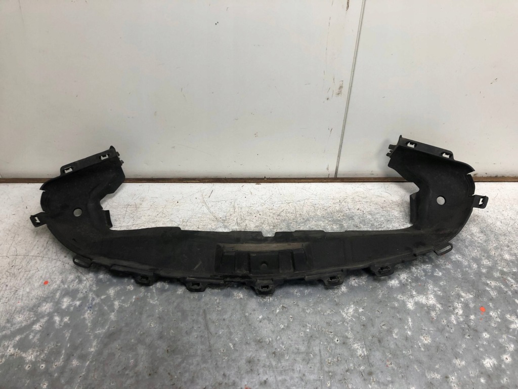 Купити Повітрозабірник повітропровід повітря mercedes w213 a2138851100