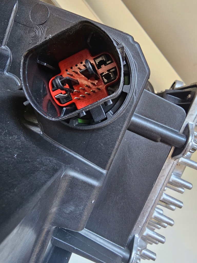 Jaguar e-pace full led premium rt правий фара європа  m9c3-13w029-ed 00220577-04 Зі Шроту