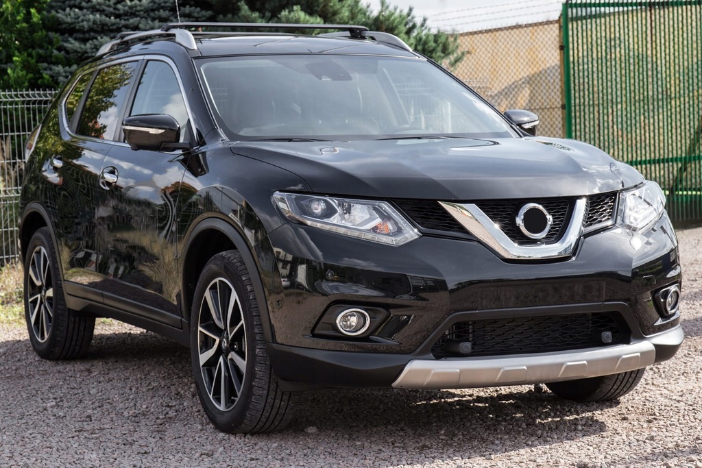 фото №3, Nissan rogue 2014-2017 решётка радиатора с отверстие na камера