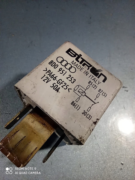 фото №1, 370 bitron реле audi 8d0951253 pa66-gf25