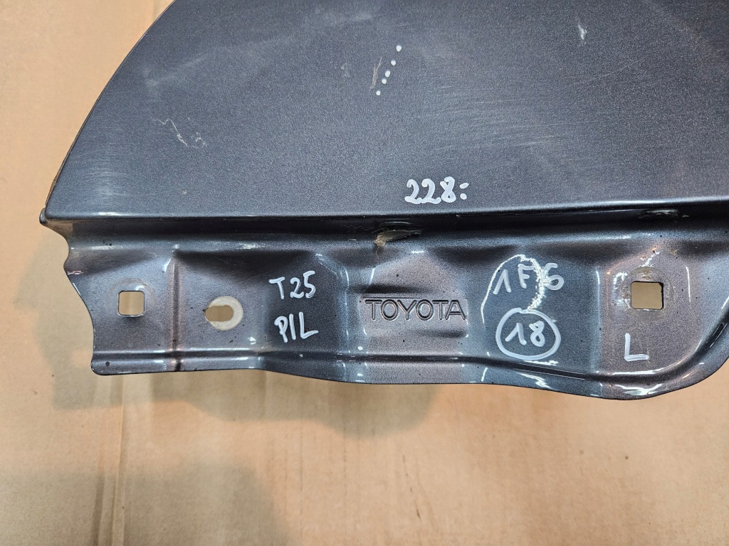 фото №5, Toyota avensis t25 03-06 крила лівий 1f6