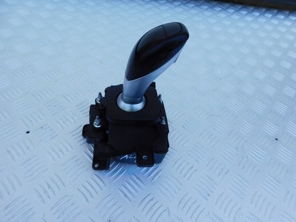 фото №1, Alfa romeo giulia quadrifoglio qv домкрат перемикання передач гарний