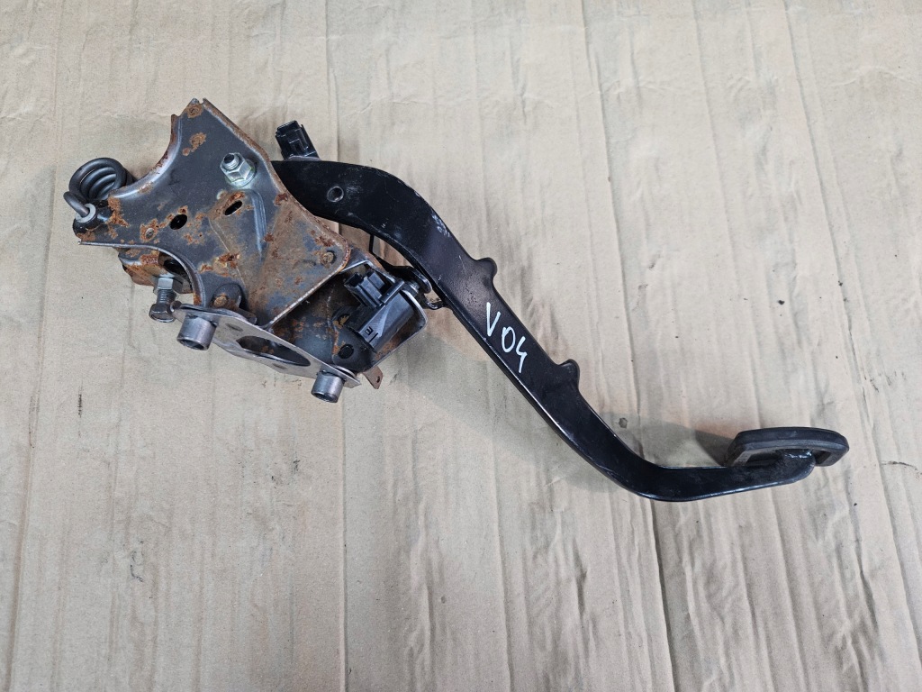 Купить Toyota corolla verso 04-08 педаль сцепления