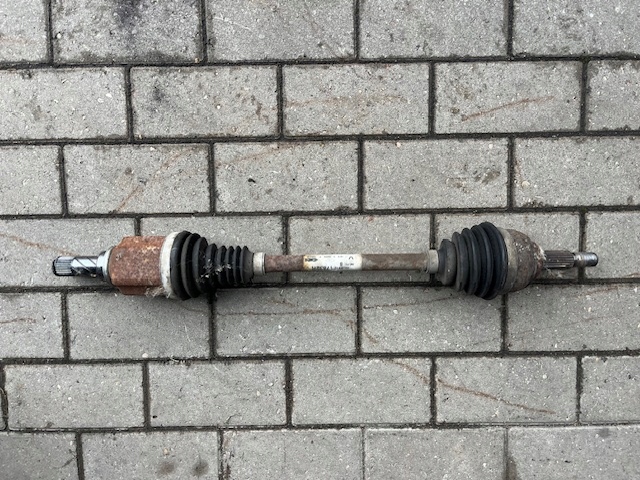 фото №1, Приводной вал левая механическая коробка передач dacia sandero ii stepway 0,9 tce 391017832r