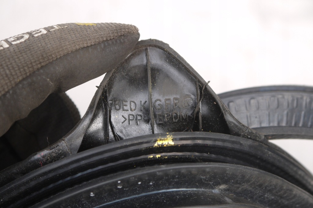 фото №4, Nissan tiida прокладка дверь левая передняя