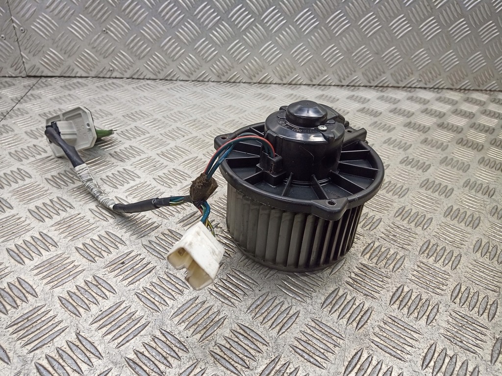 фото №1, Вентилятор обдув toyota yaris i 1.3 vvti 194000-0821