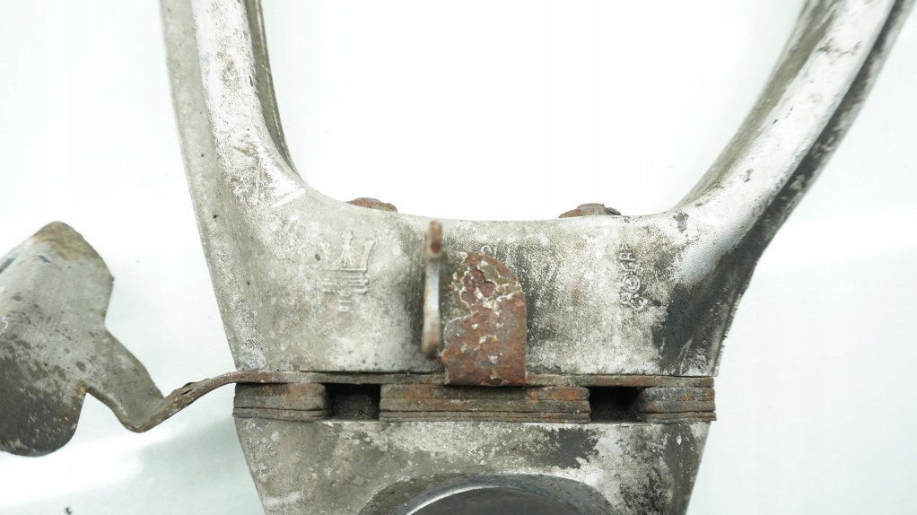 фото №4, Maserati gransport coupe 4200 рычаг перед левый верхний передний