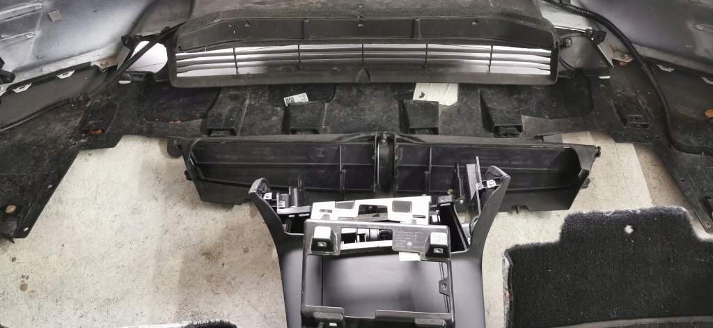 Молдинг бічна ліва, права перед tesla x Недорого