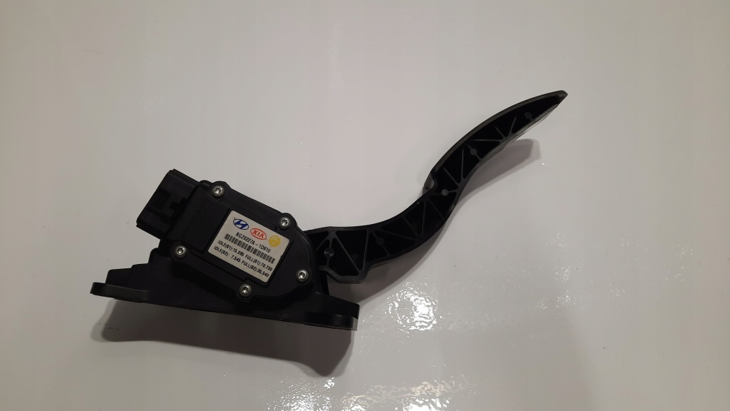 фото №1, Kia carens iii 2.0 crdi потенціометр газу 1d910