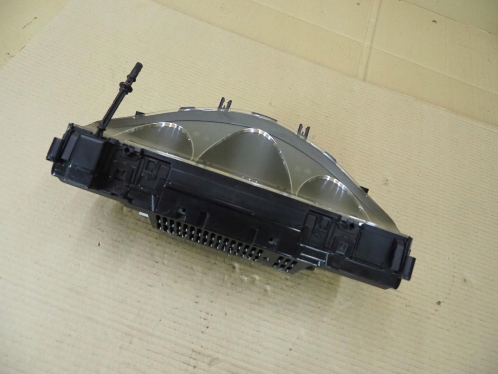 Mercedes w204 приборы счетчик 2049005702 idealne с Разборки