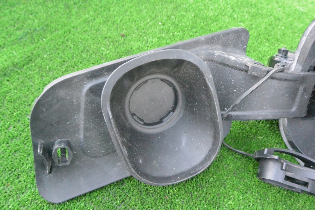 фото №10, Заливна горловина кришка заливної пального роз'єм заряджання audi e-tron q4