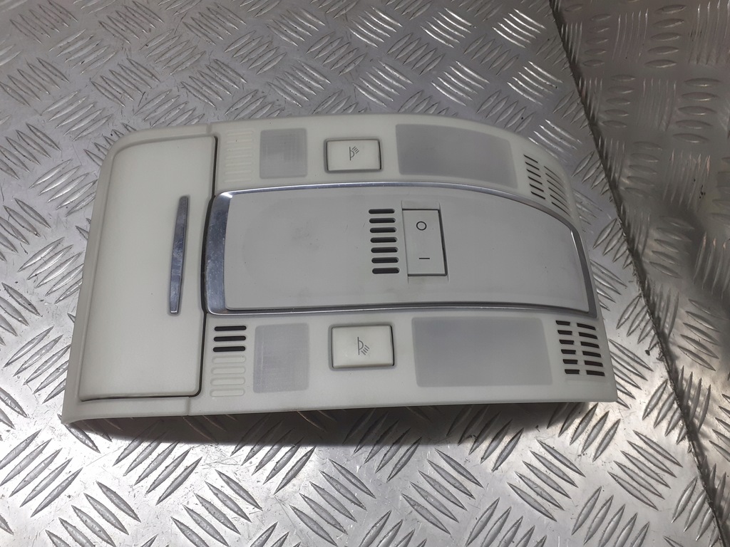 фото №1, Освітлення кабіни перед audi a6 c6 4f0951177