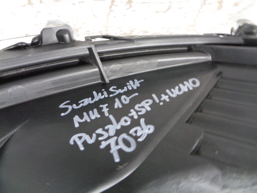 фото №10, Nowa лампа права фара suzuki swift mk7 10-