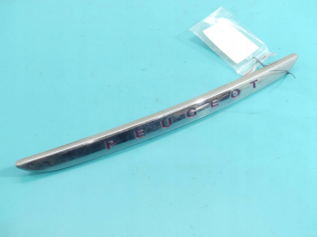 фото №1, Молдинг накладка крышки задняя peugeot 208 i xy 12-19