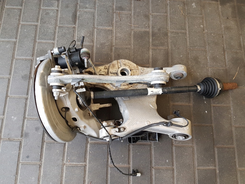 фото №1, Velar f-pace поворотный кулак ступица задняя комплектная правая