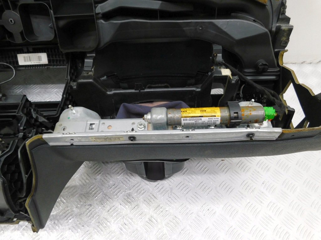 фото №12, Приборная панель приборная 3x подушка безопасности - mercedes c-klasa w204 07-11