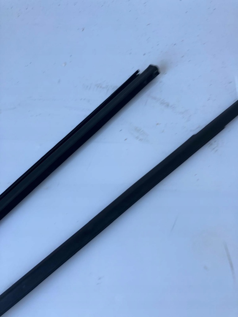 Молдинг ущільнювач двері лівий задній peugeot 508 sw універсал Оригінал