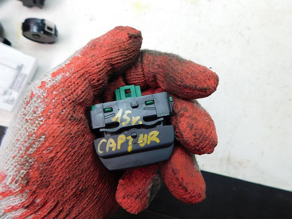 фото №9, Renault captur i 2015r перемикач a