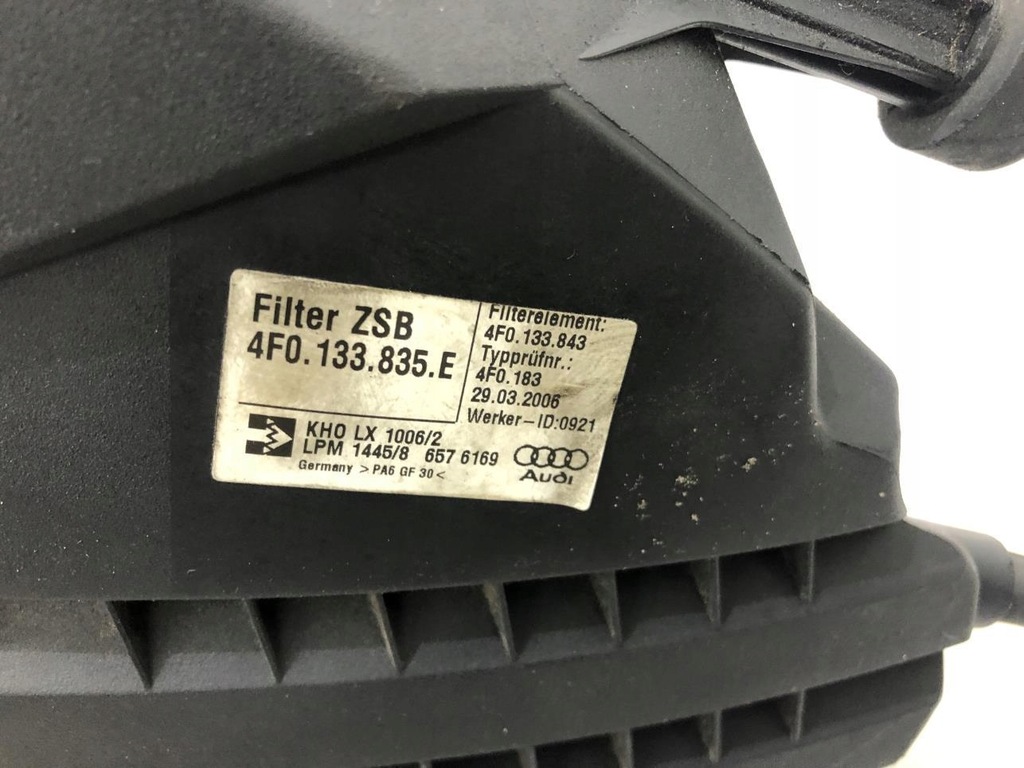 фото №8, Корпус фільтра повітря 4f0133835e audi a6 c6