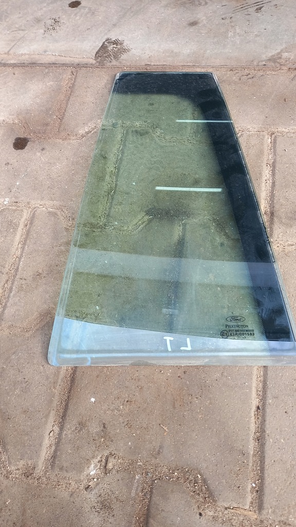 фото №1, Стекло левый задняя треугольник ford fusion 04r 1.4b