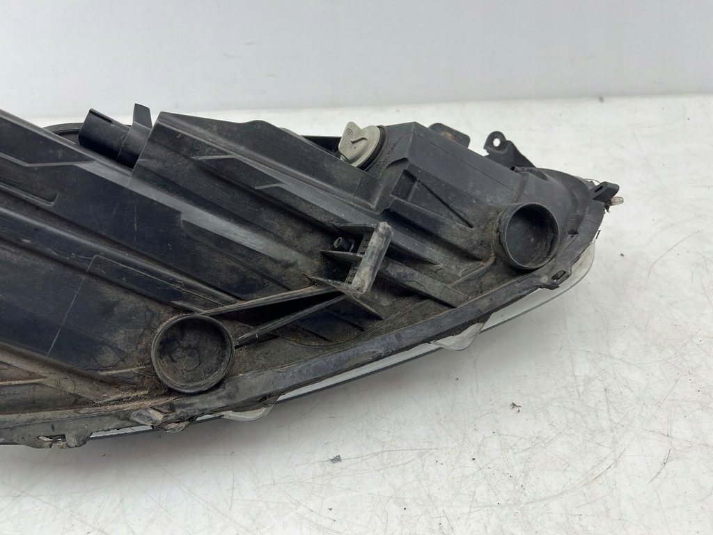 фото №11, Ford fiesta st 2014 лампа передняя