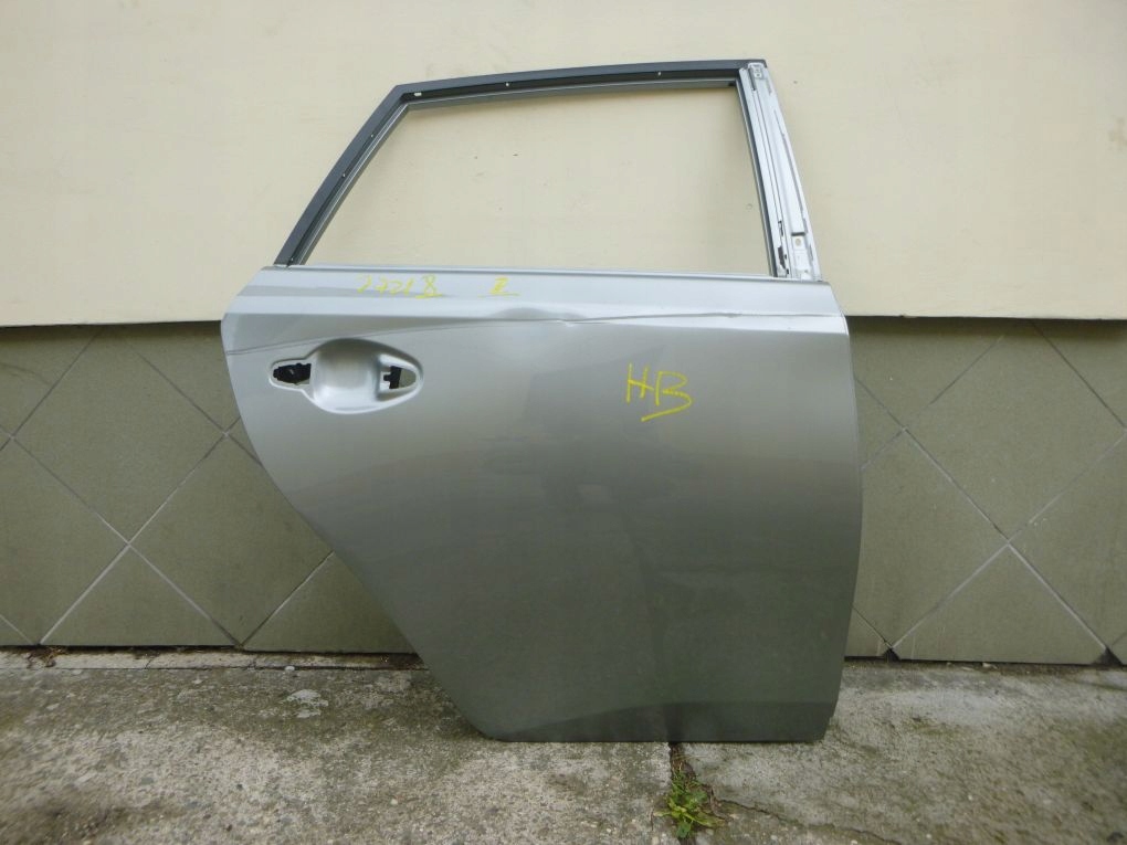 фото №1, Toyota auris ii hb 12- дверь правое задние